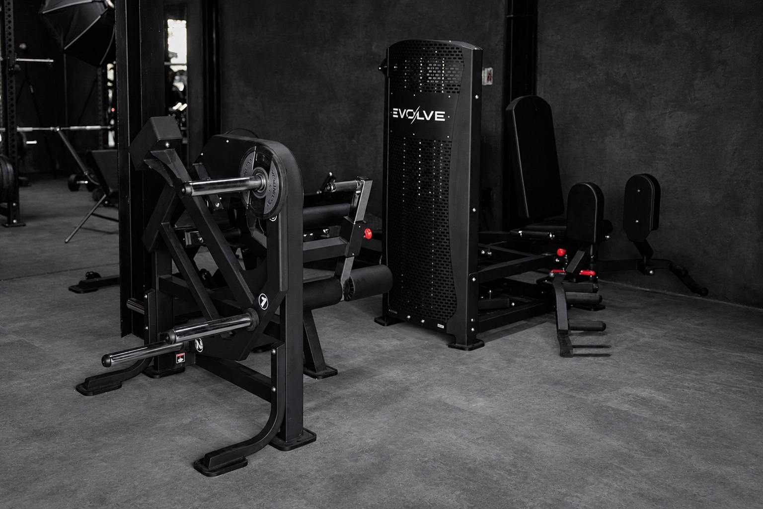 Plate-loaded machines on the EVOLVE floor
